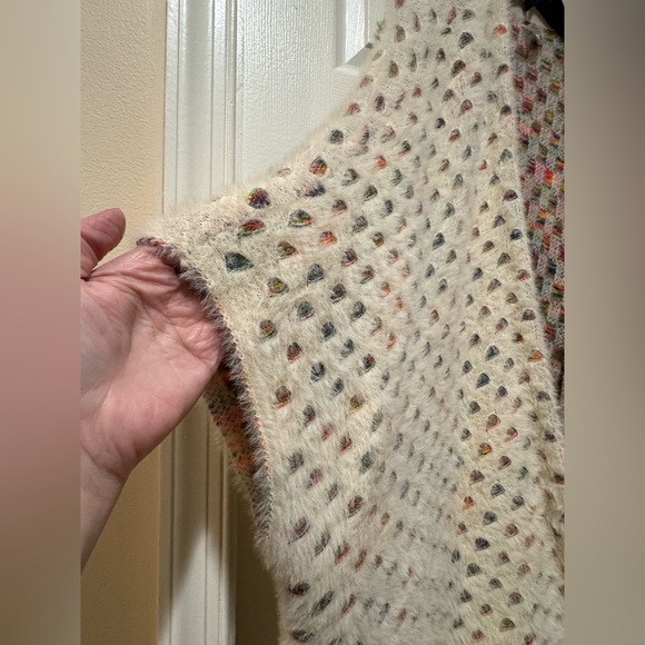 Anthropologie Akemi + Kin White Aurora Eyelash Wrap Kimono Open cardigan O/S - Picture 3 of 7